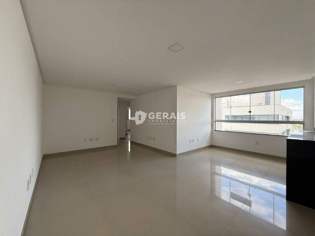 Apartamento à venda no CENTRO: 02- SALA