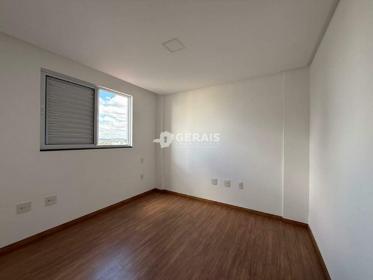 Apartamento à venda no CENTRO: 08- QUARTO 02