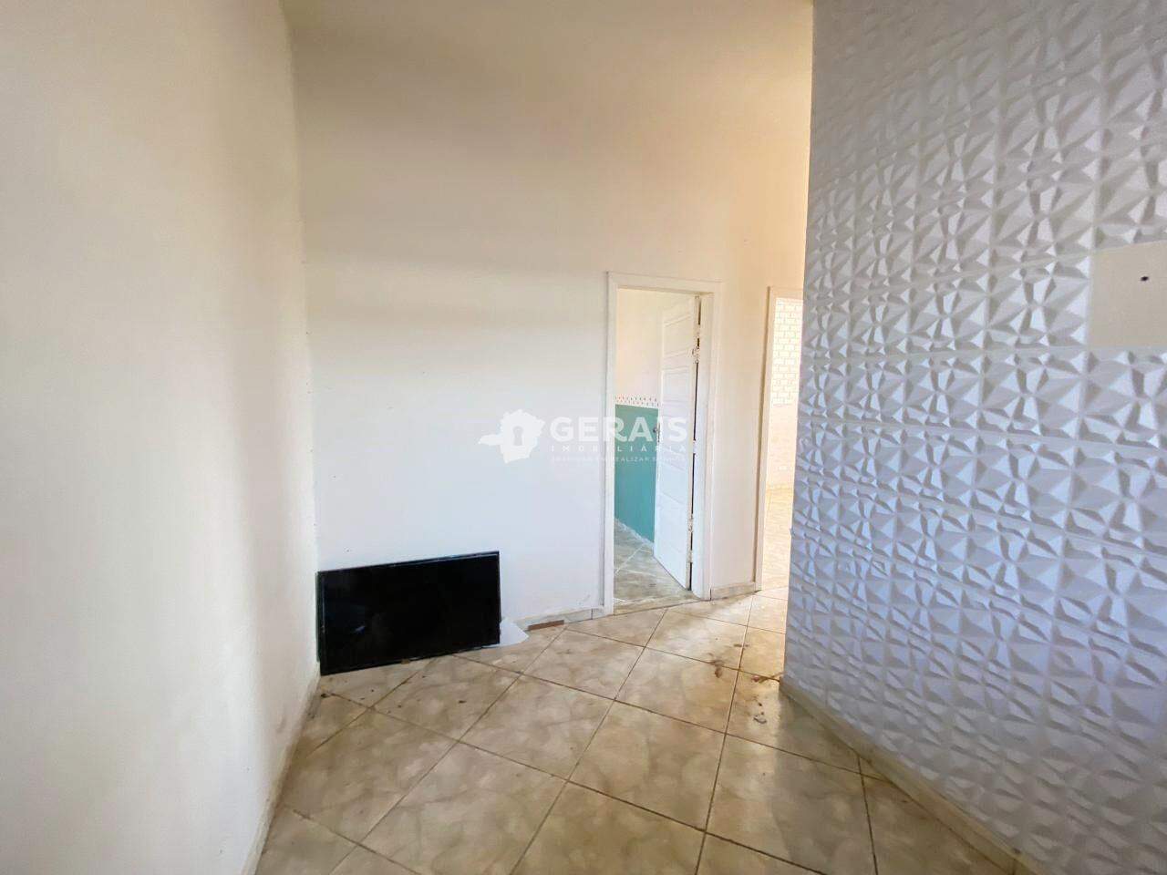 Casa à venda no PRIMAVERA: 03 - SALA
