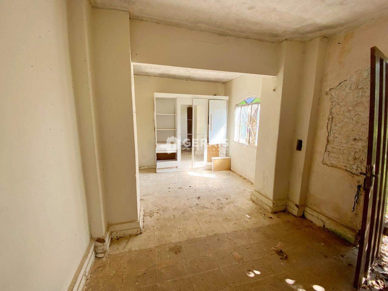 Casa à venda no PRIMAVERA: 09 - SALA BARRACÃO