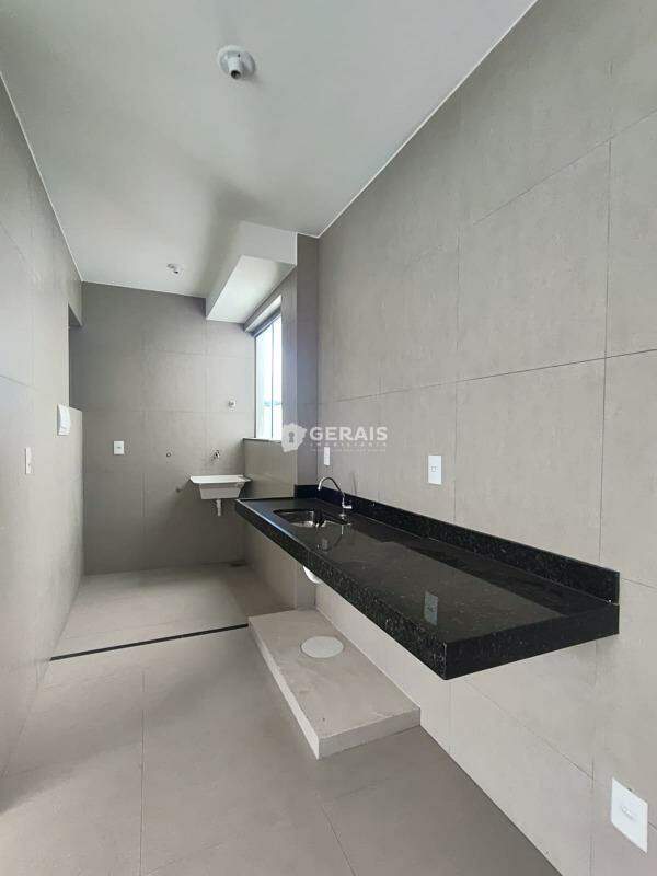 Apartamento para aluguel no INTERLAGOS: 04- COZINHA