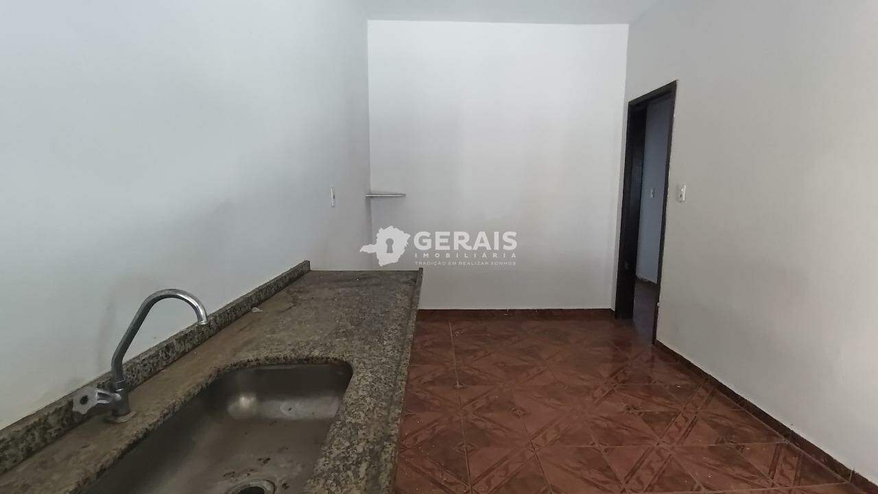 Casa para aluguel no PADRE EUSTAQUIO: 09- COZINHA