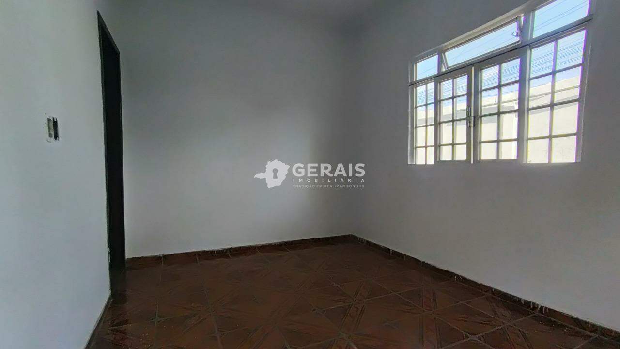 Casa para aluguel no PADRE EUSTAQUIO: 03- SALA