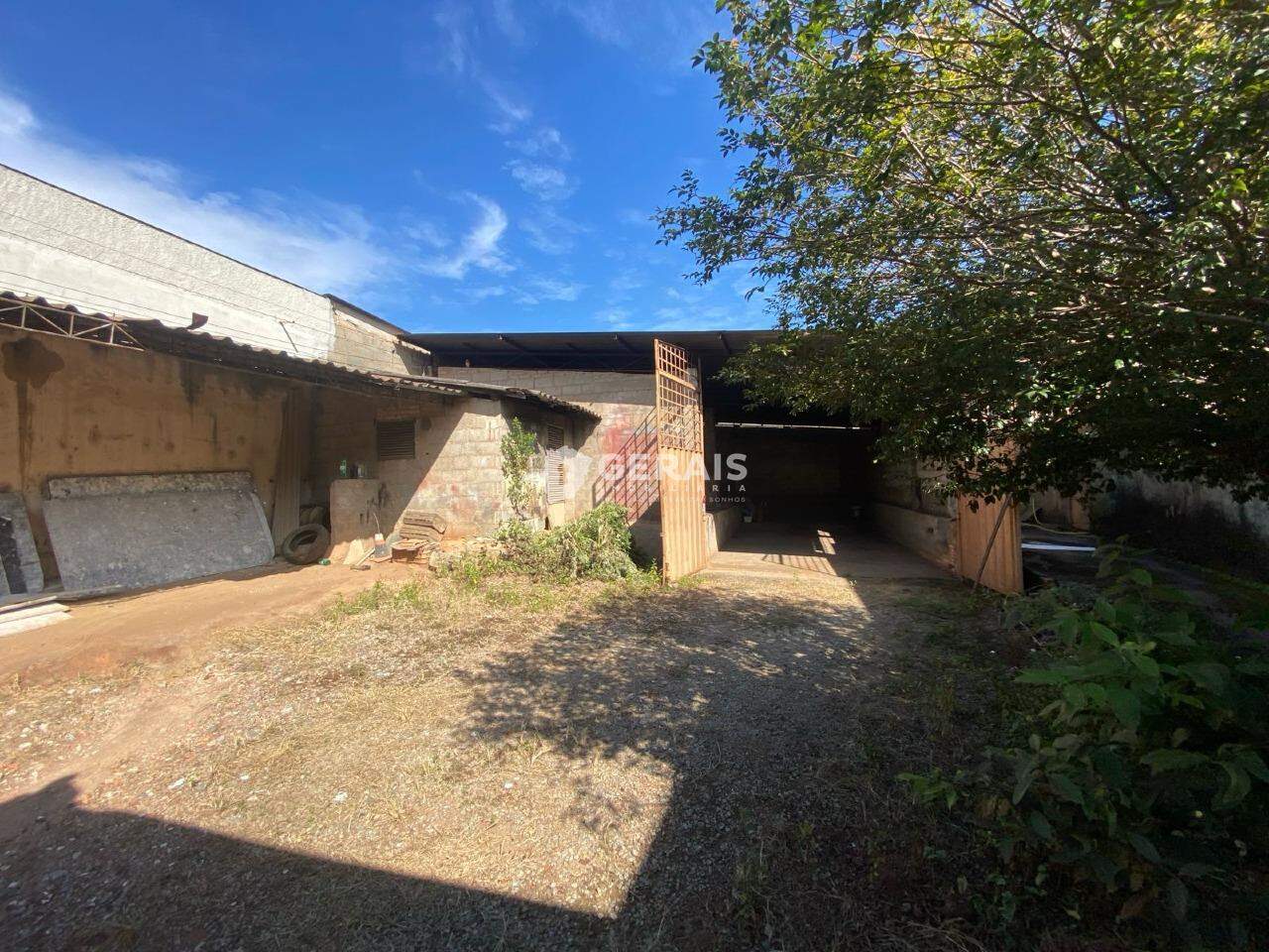 Lote à venda no INTERLAGOS: 04 - LOTE
