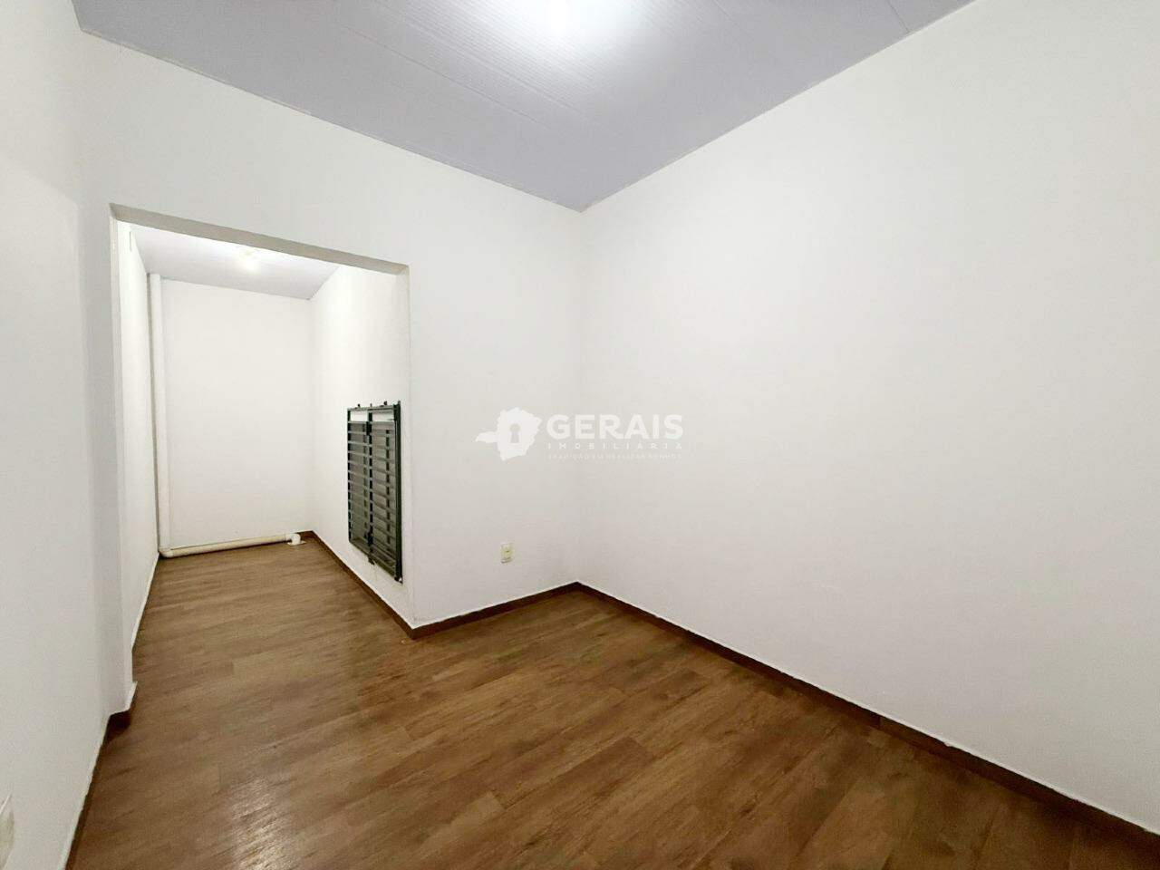 Apartamento à venda no VILA ROMANA: 06 - QUARTO 01