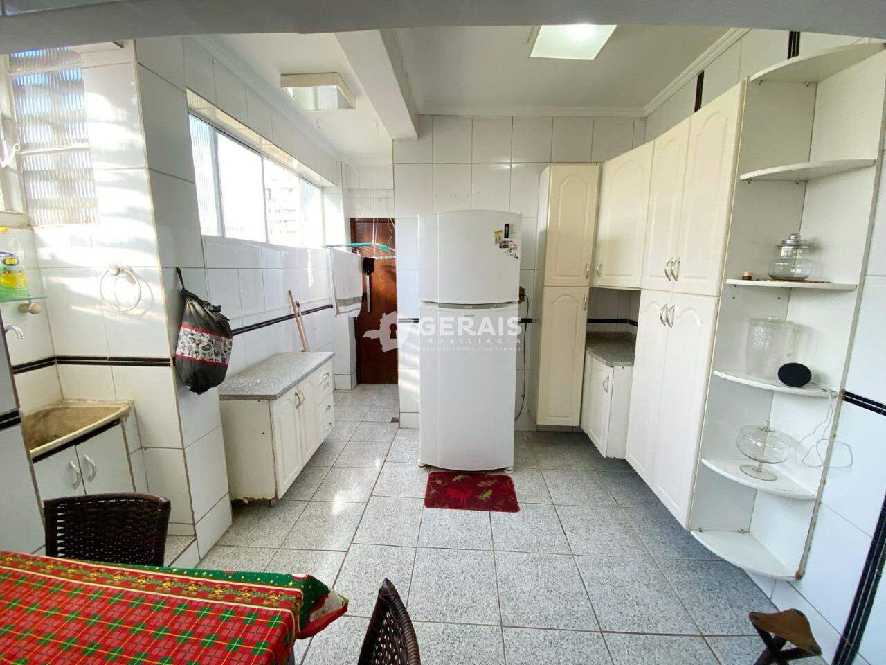 Apartamento à venda no CENTRO: 05 - COZINHA - ÁREA DE SERVIÇO