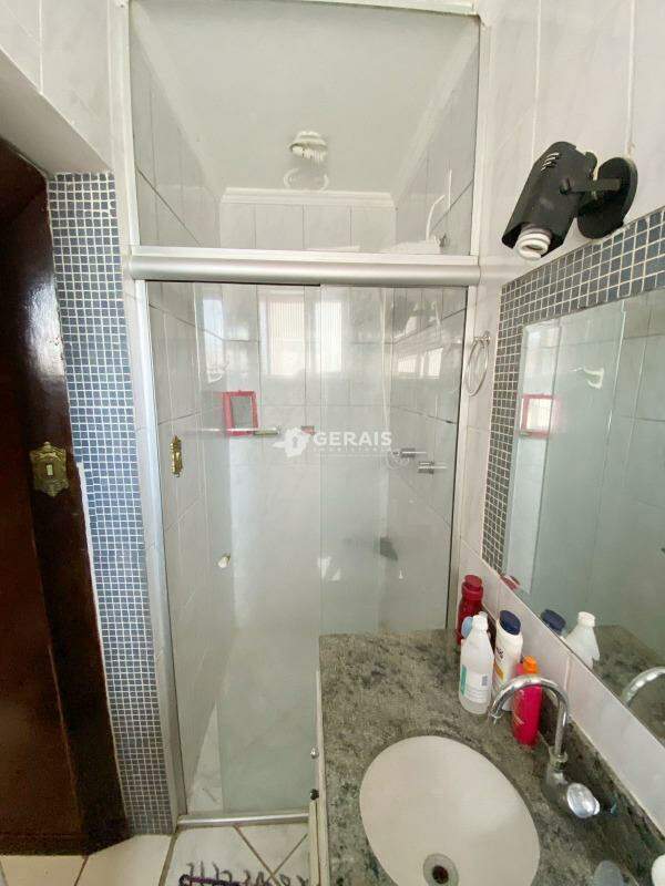 Apartamento à venda no CENTRO: 08 - BANHO SUÍTE