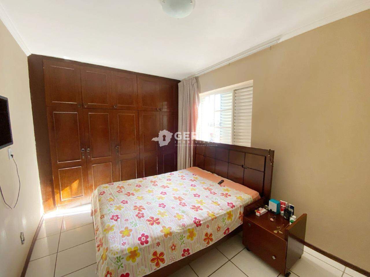 Apartamento à venda no CENTRO: 06 - QUARTO 01 SUÍTE