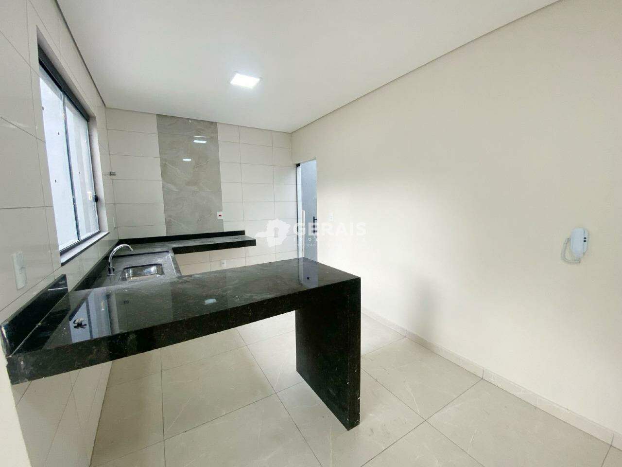 Casa à venda no QUINTA DAS PALMEIRAS: 05 - COZINHA