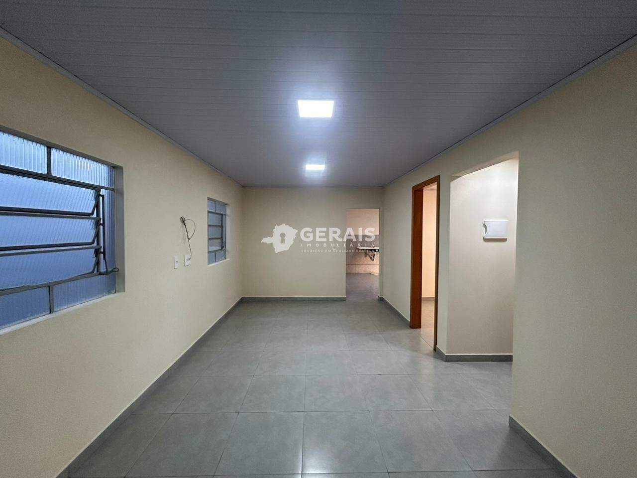 Casa para aluguel no BOM PASTOR: 02 - SALA