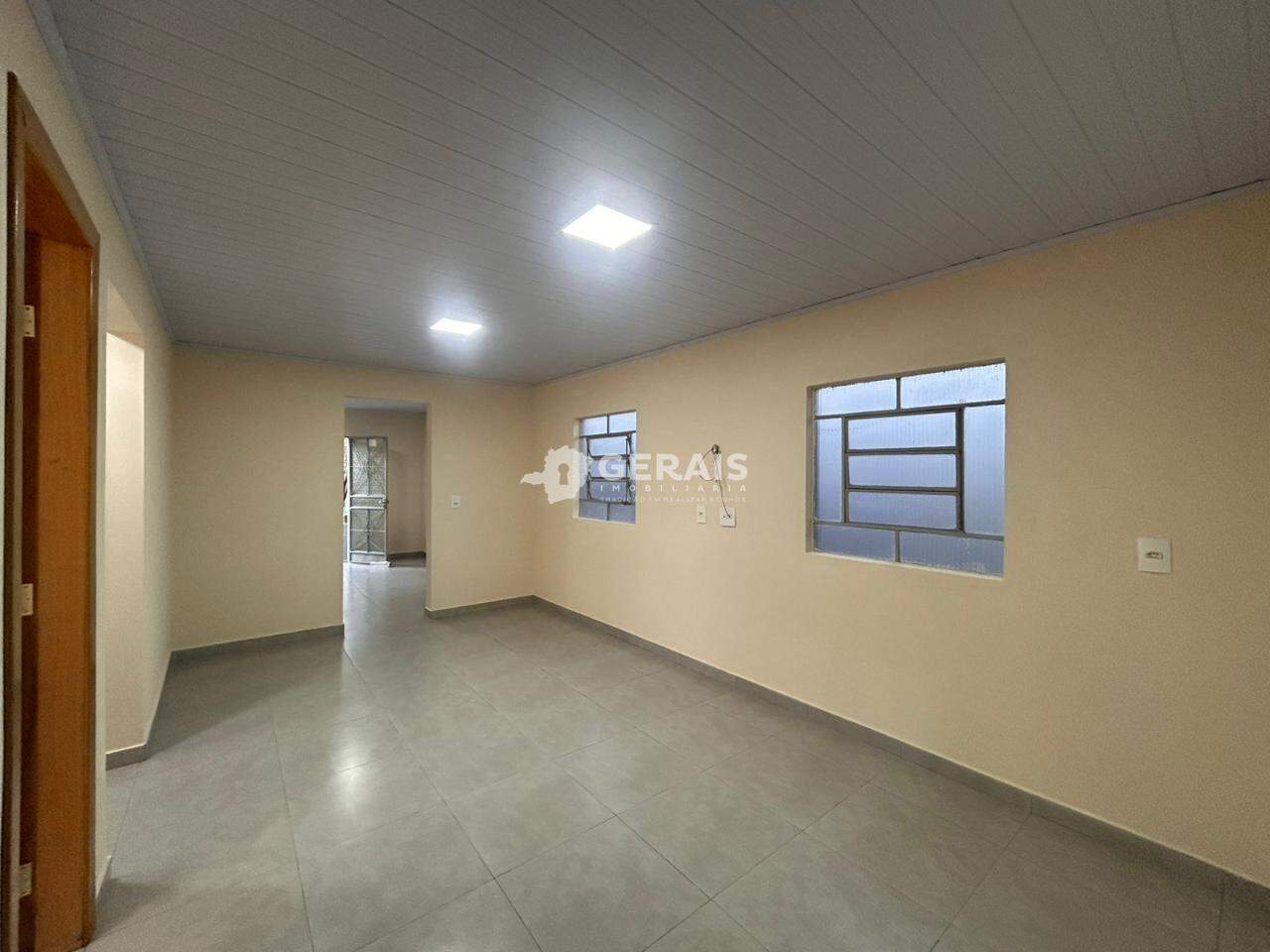 Casa para aluguel no BOM PASTOR: 03 - SALA