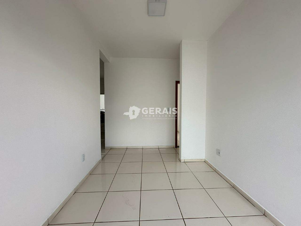 Casa à venda no FLORESTA: 03 - SALA