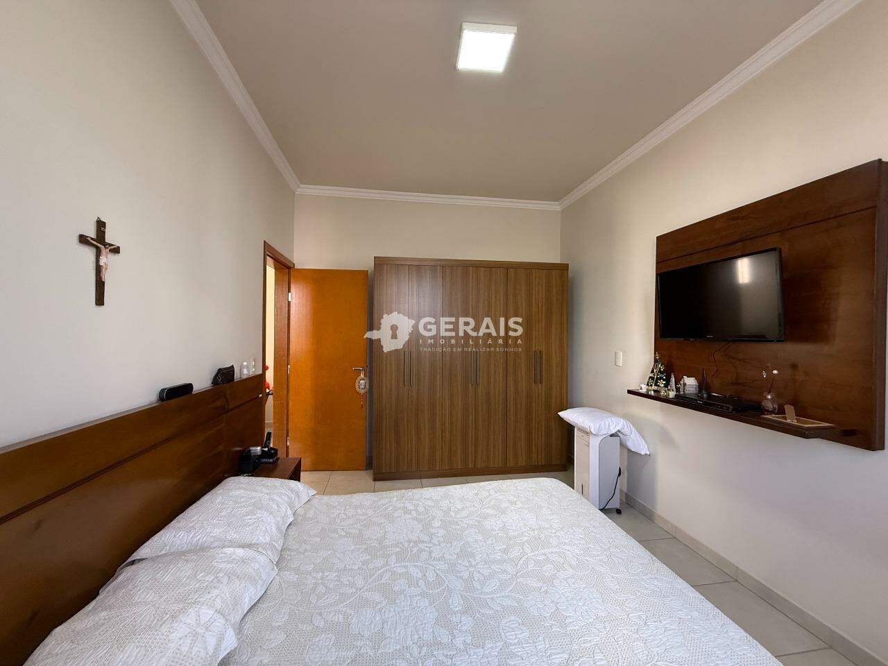 Apartamento para aluguel no JARDIM ALTEROSA: 07- QUARTO 02