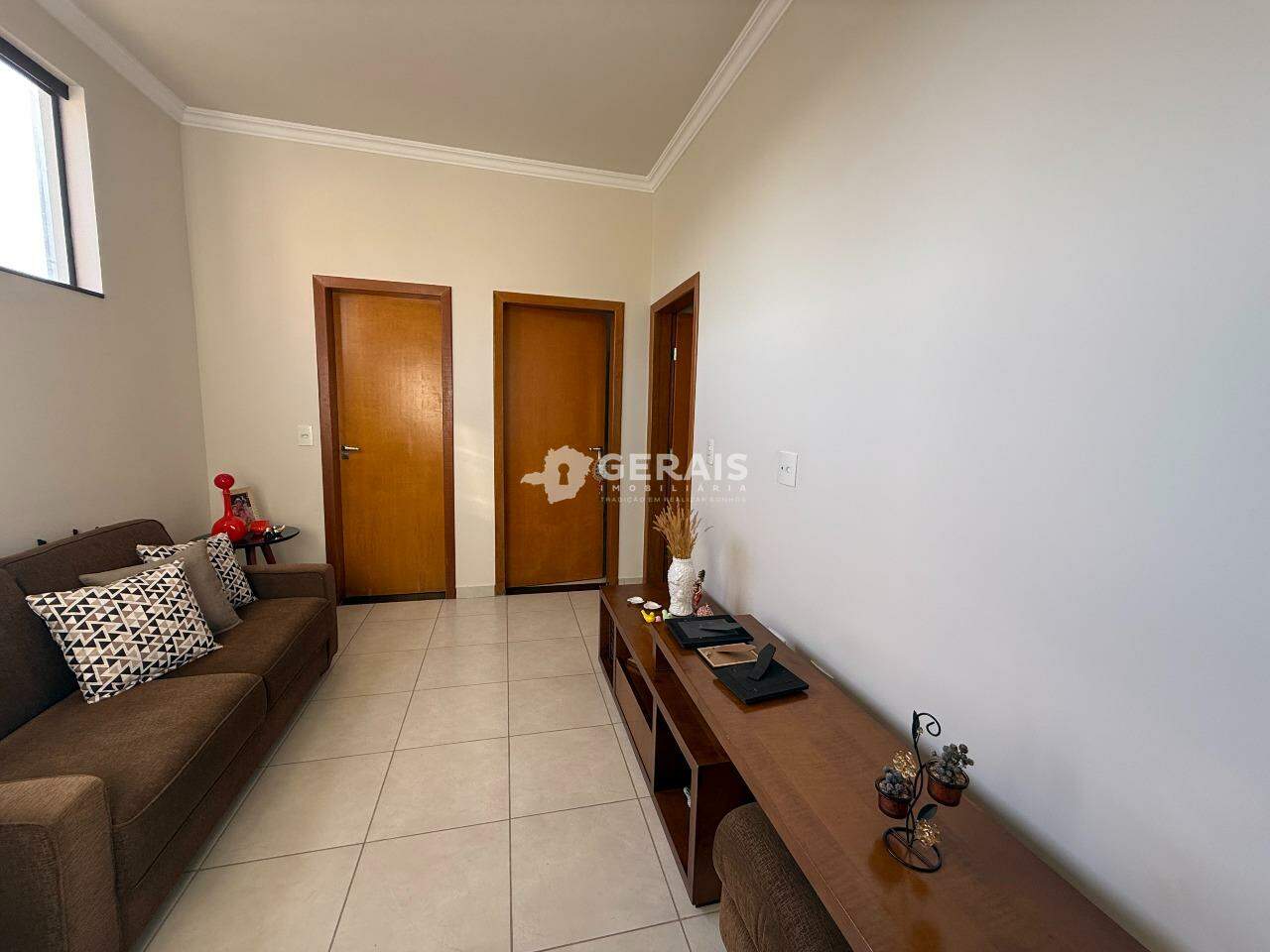 Apartamento para aluguel no JARDIM ALTEROSA: 05- SALA