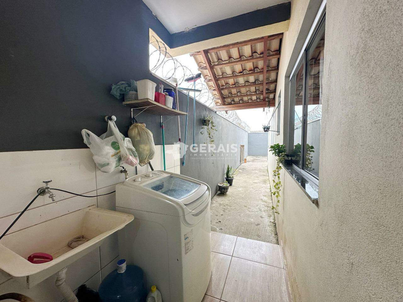 Casa à venda no PADRE EUSTAQUIO: 09- ÁREA DE SERVIÇO