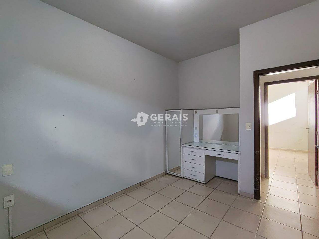 Casa para aluguel no ICARAI: 06- QUARTO 02