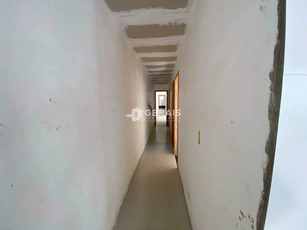 Casa à venda no PADRE EUSTAQUIO: 05- CORREDOR 
