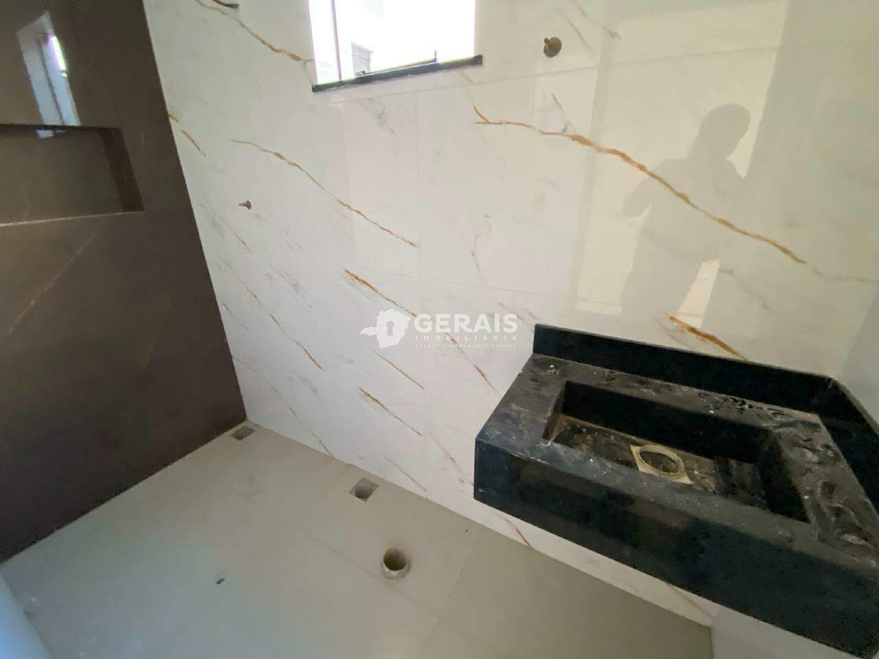 Casa à venda no PADRE EUSTAQUIO: 08- BANHO SOCIAL