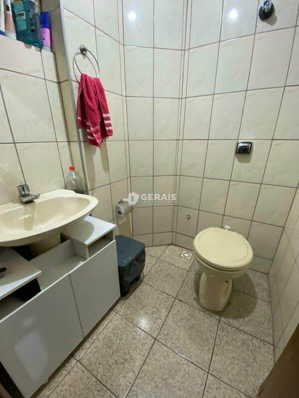 Apartamento à venda no CENTRO: 09- LAVABO 1º ANDAR
