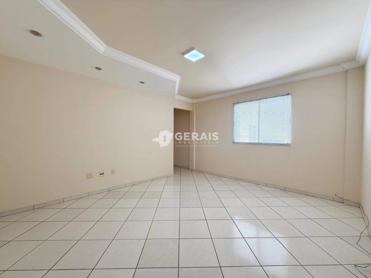 Apartamento à venda no CENTRO: 02- SALA