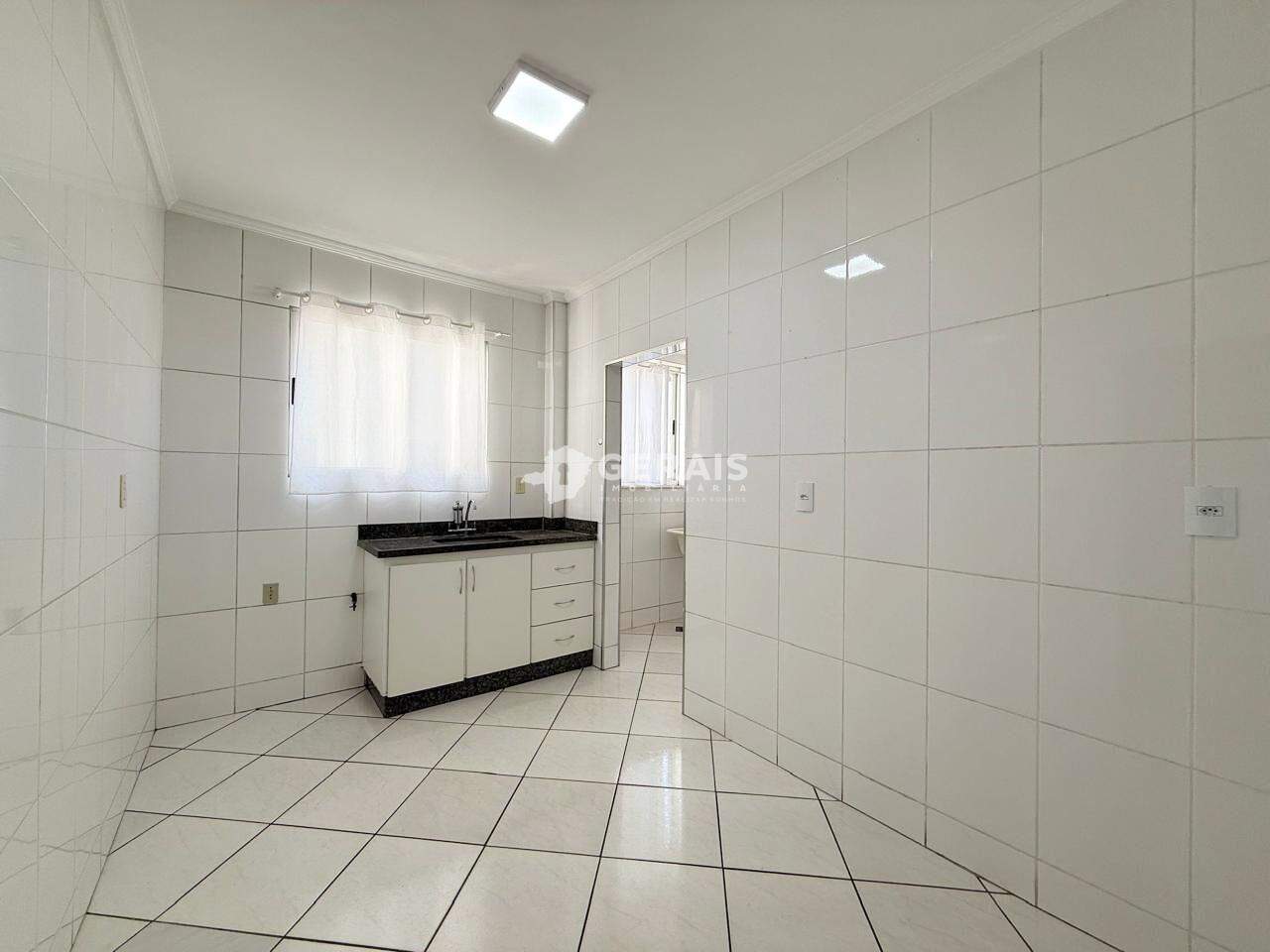 Apartamento à venda no CENTRO: 03- COZINHA