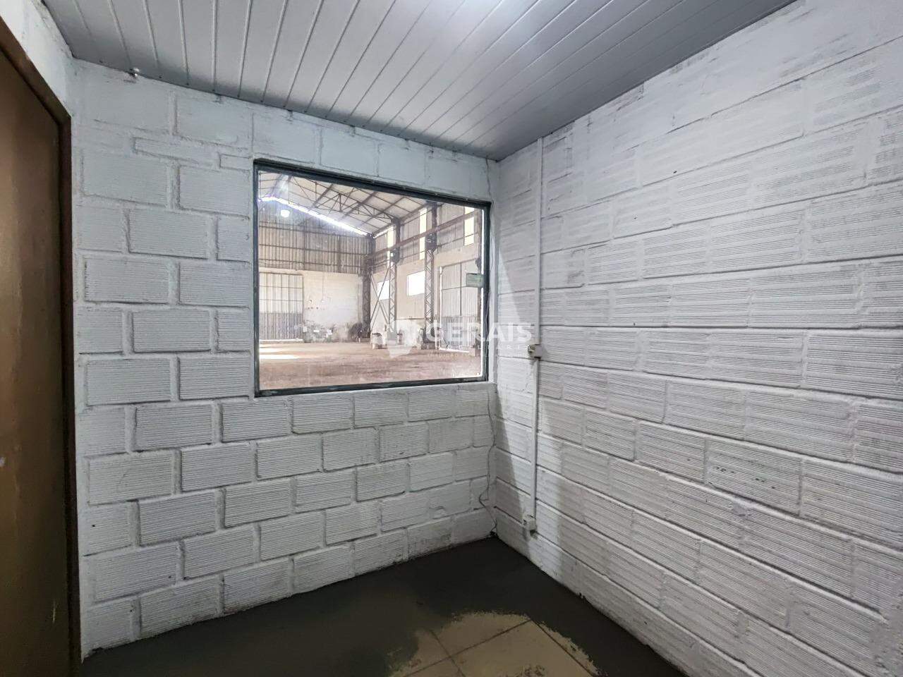 Galpão para aluguel no DISTRITO INDUSTRIAL CORONEL JOVELINO RABELO: 08- ESCRITÓRIO 02