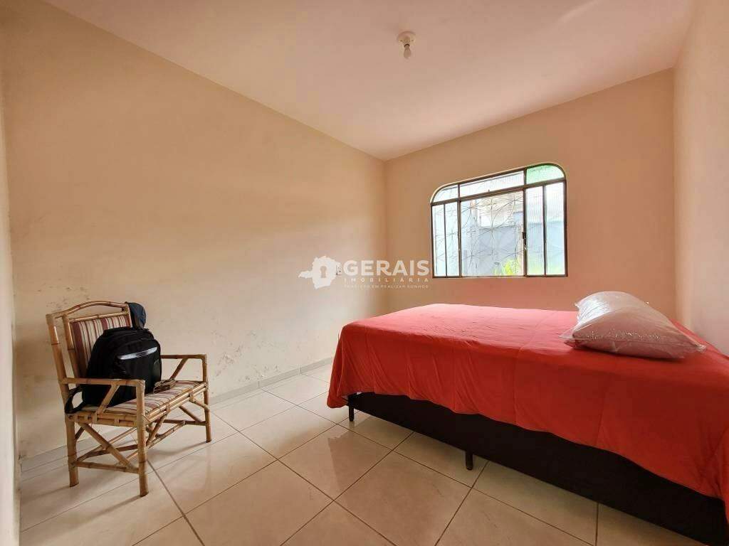 Casa à venda no ESPLANADA: 04- QUARTO 01 