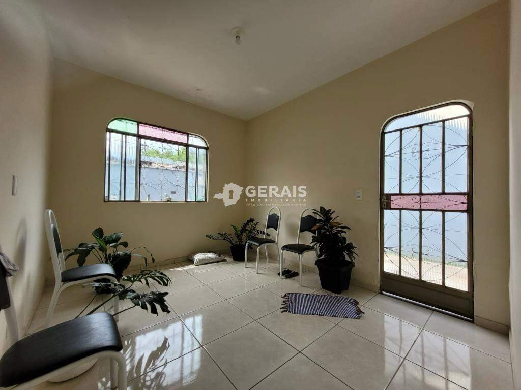 Casa à venda no ESPLANADA: 02- SALA