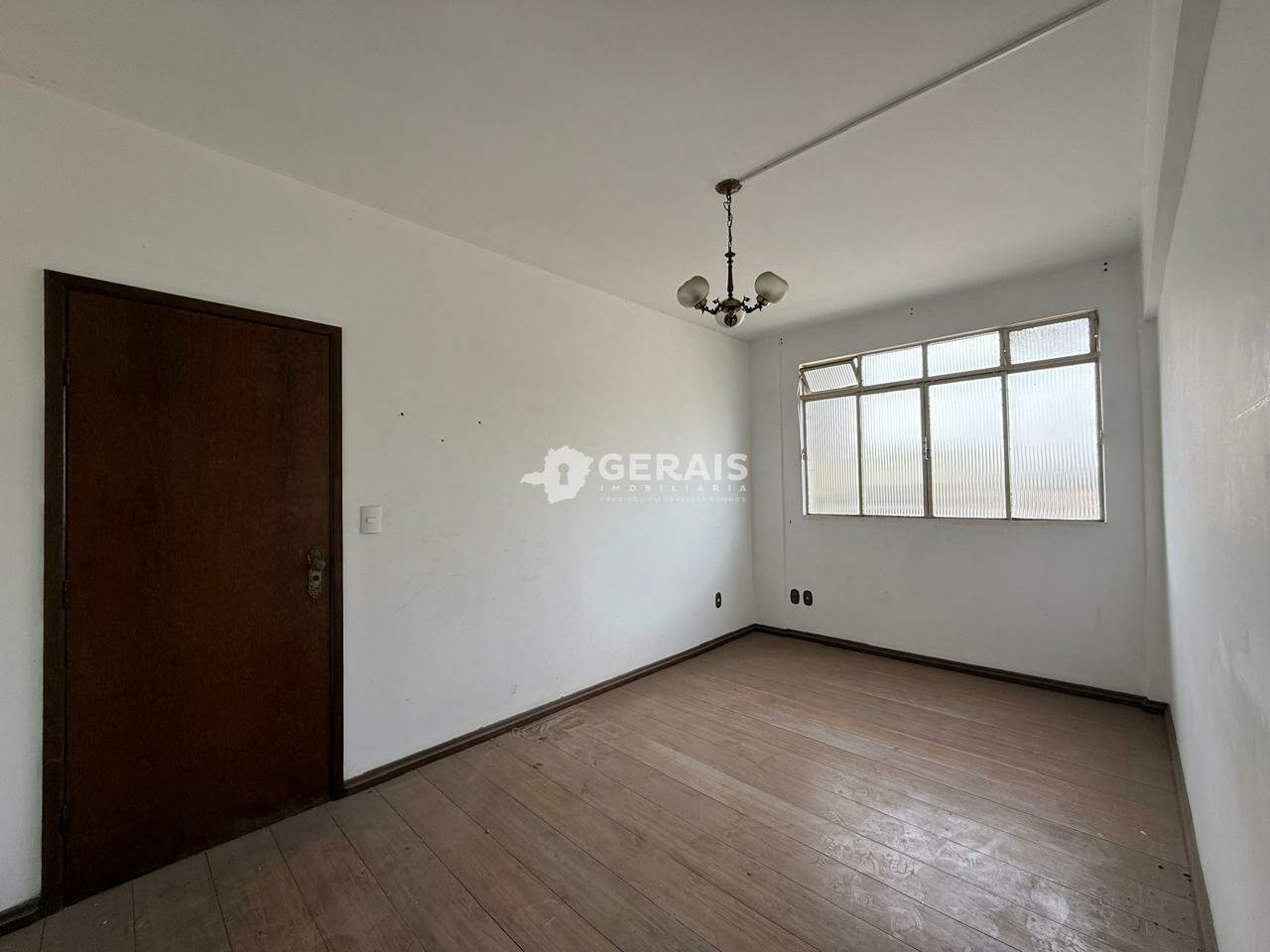 Apartamento à venda no CENTRO: 03- SALA 02
