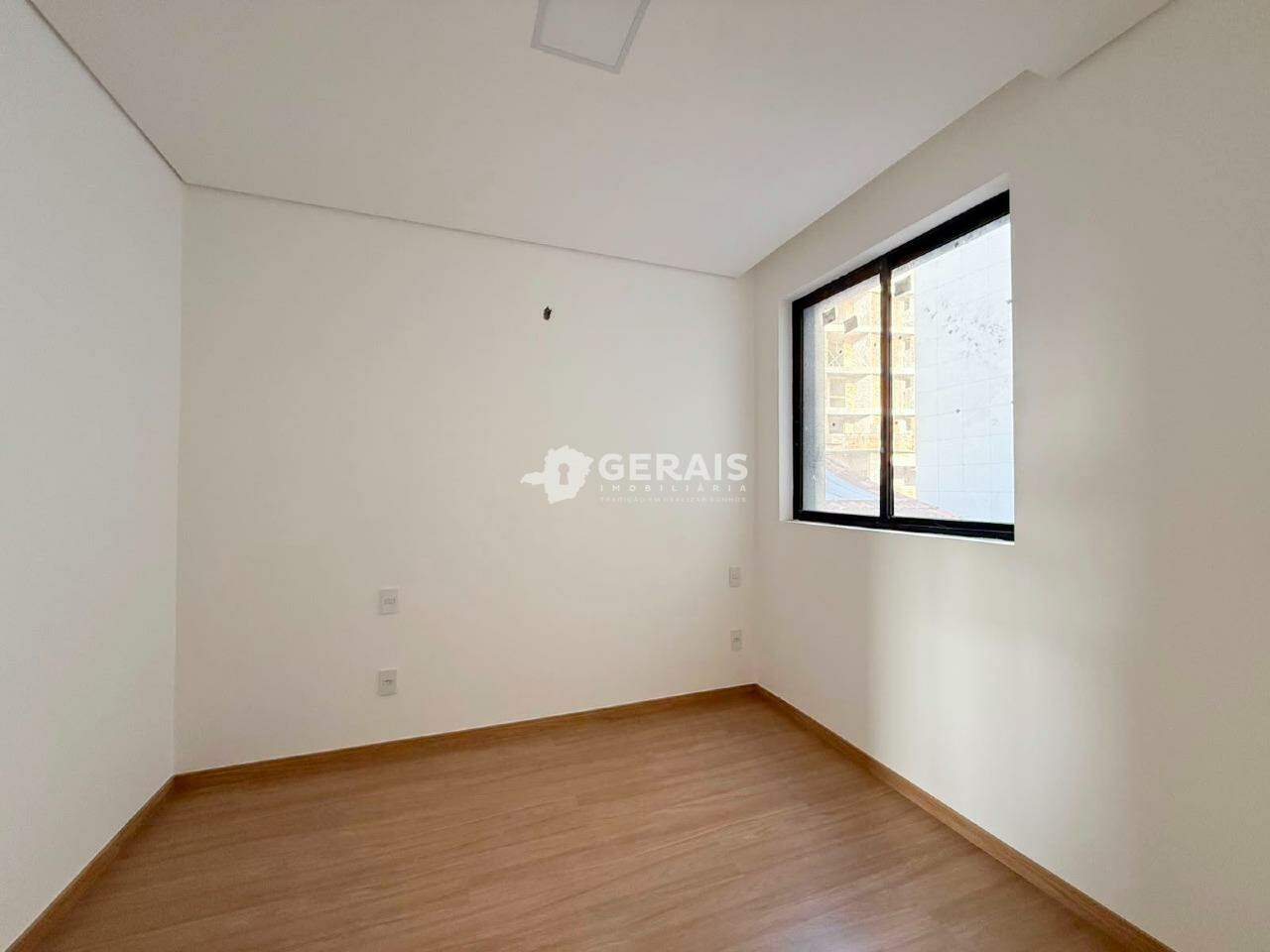 Apartamento à venda no CENTRO: 05- QUARTO 02 