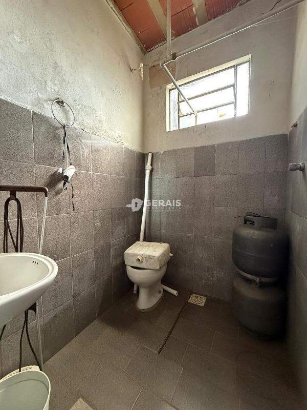 Casa à venda no MARILANDIA: 06- BANHO SUÍTE