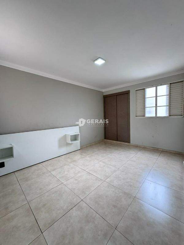 Apartamento à venda no CENTRO: 06- QUARTO 02