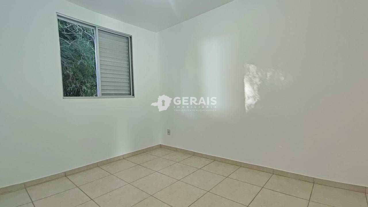Apartamento para aluguel no REALENGO: 07- QUARTO 02