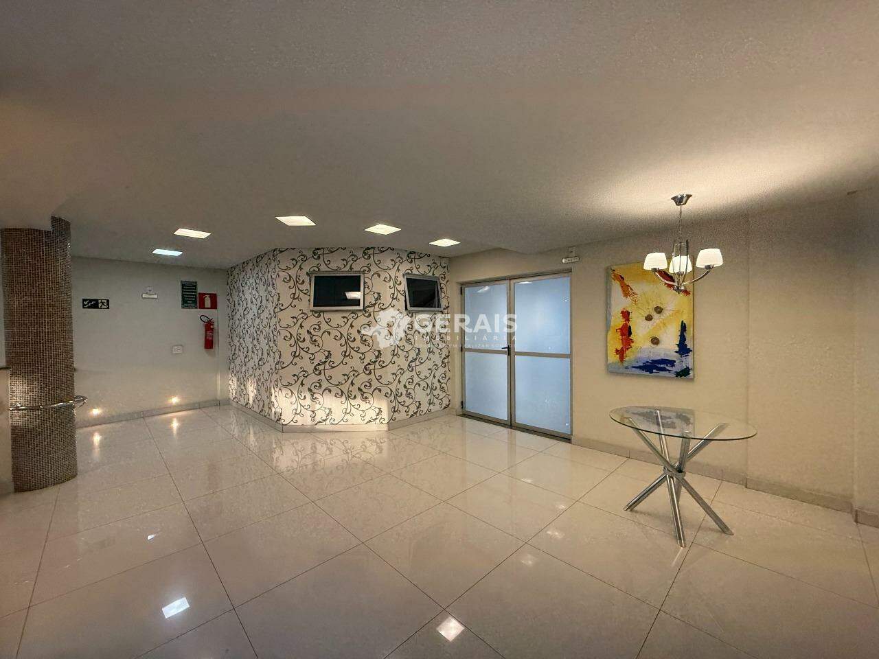 Apartamento para aluguel no CENTRO: 04- HALL DE ENTRADA