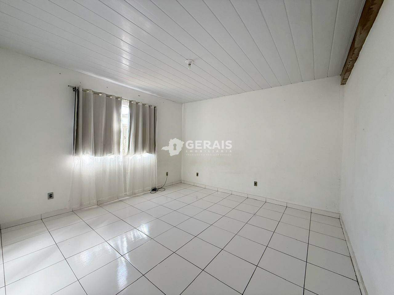 Sobrado à venda no Nossa Senhora das Graças: 06- QUARTO 02