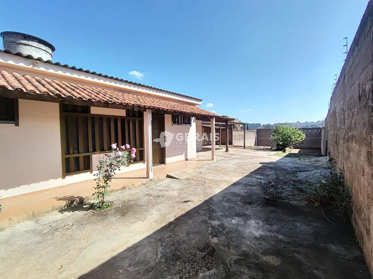 Casa para aluguel no BELVEDERE: 03- FACHADA INTERNA