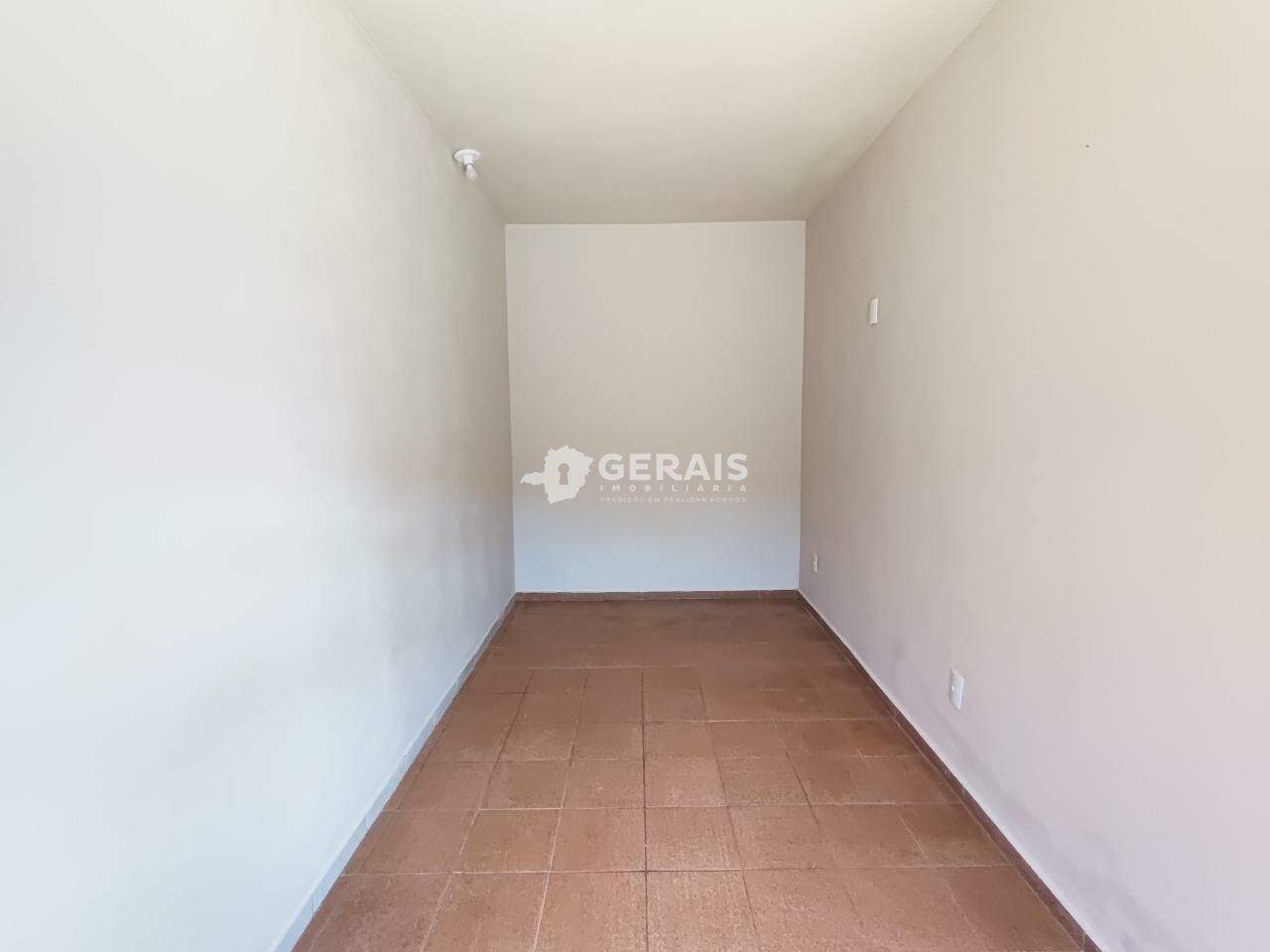 Casa para aluguel no BELVEDERE: 05- SALA
