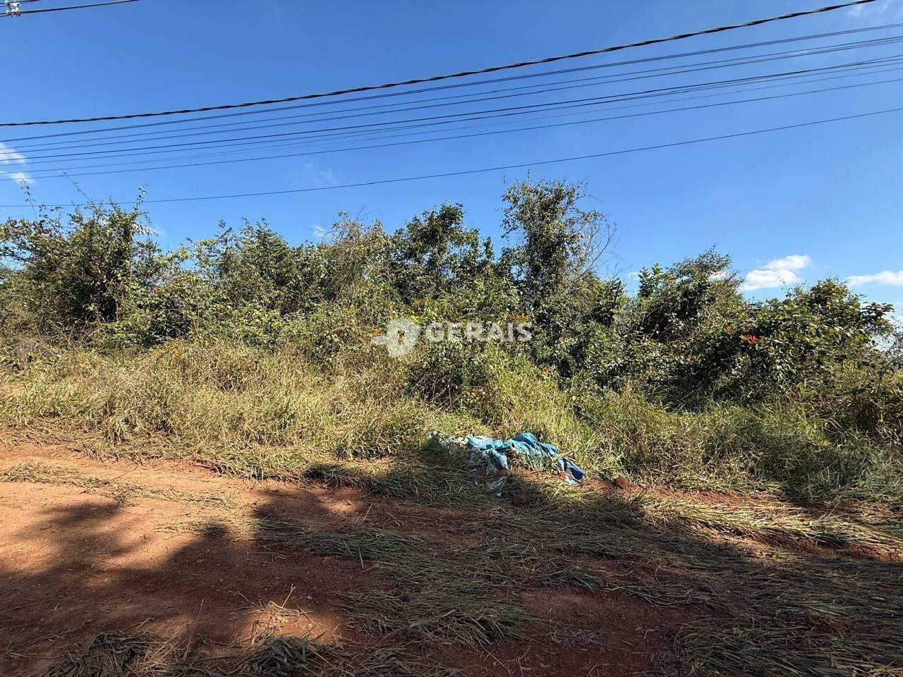 Lote à venda no TERRA AZUL: 02- LOTE