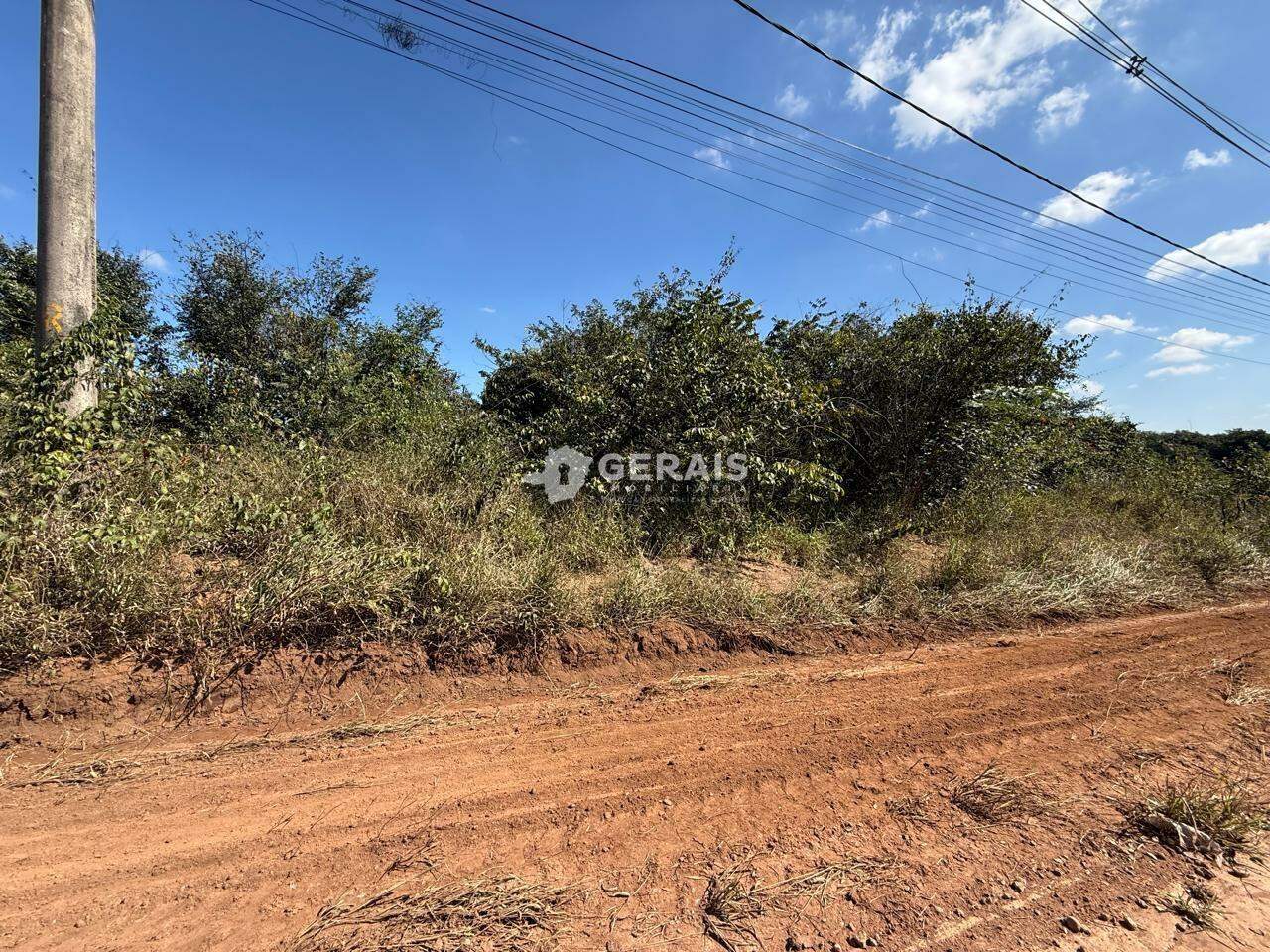 Lote à venda no TERRA AZUL: 02- LOTE