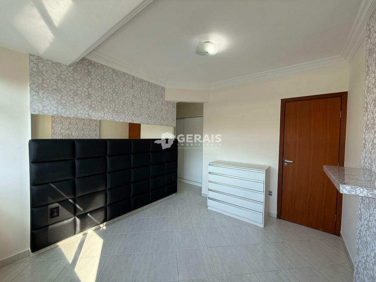 Apartamento para aluguel no CENTRO: 08 - QUARTO 03 SUÍTE