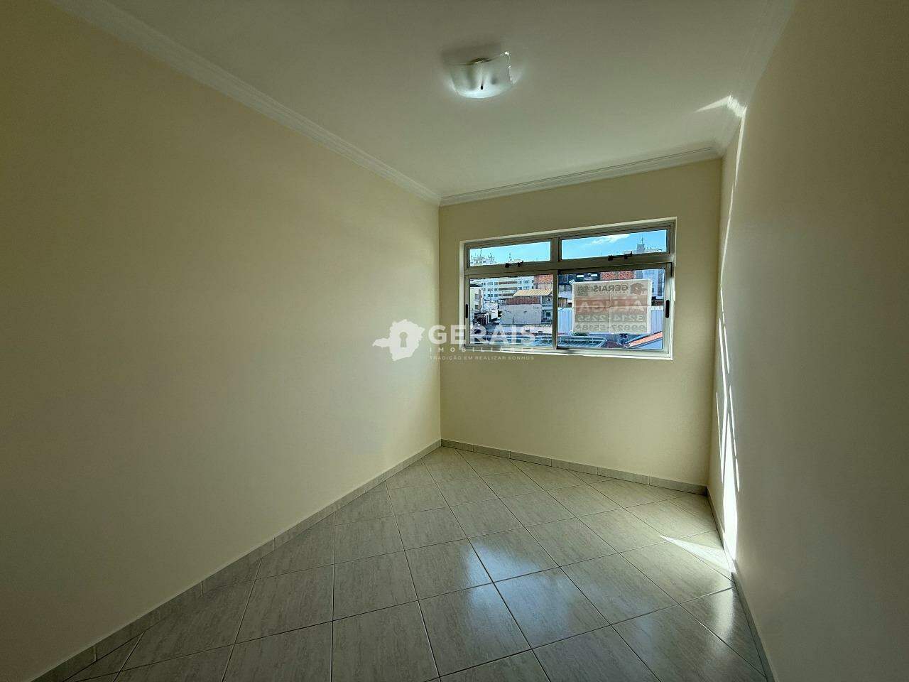 Apartamento para aluguel no CENTRO: 06 - QUARTO 02