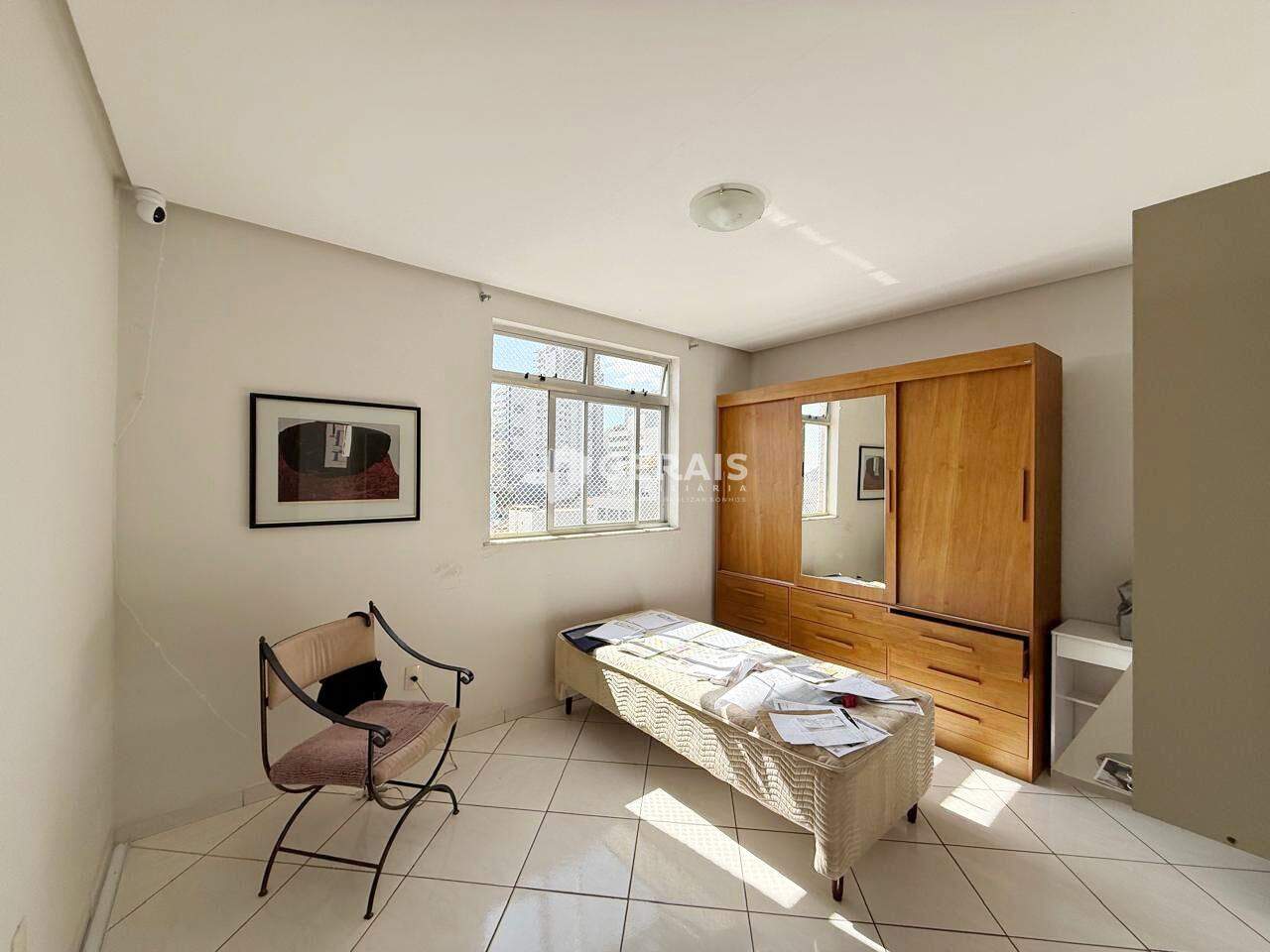 Apartamento à venda no CENTRO: 06- QUARTO SUÍTE