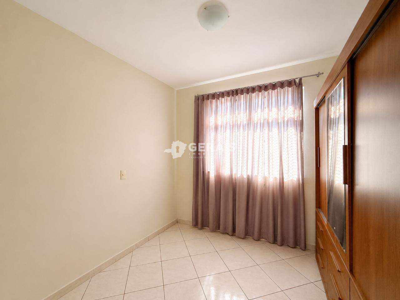 Apartamento à venda no CENTRO: 04- QUARTO 01