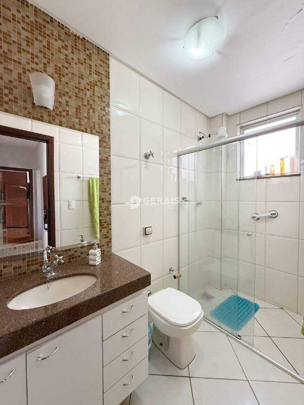 Apartamento à venda no CENTRO: 07- BANHO SUÍTE