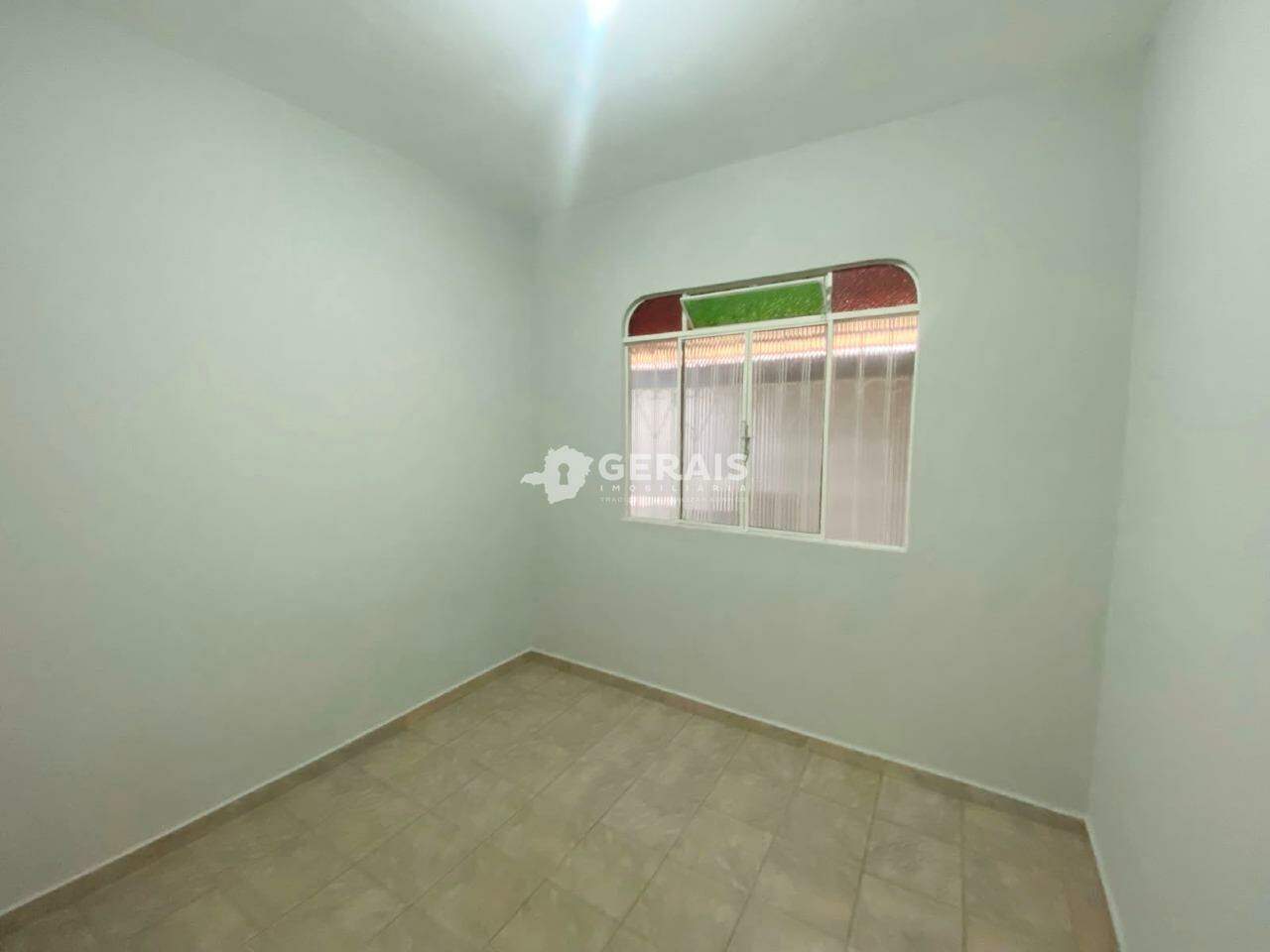 Casa à venda no SANTA ROSA: 05- QUARTO 01
