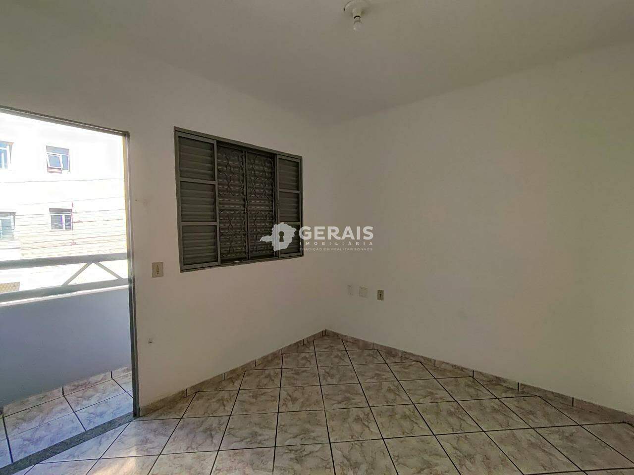 Apartamento para aluguel no SÃO JOSÉ: 09- QUARTO 01