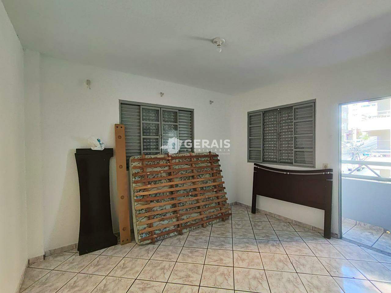 Apartamento para aluguel no SÃO JOSÉ: 05- QUARTO SUÍTE