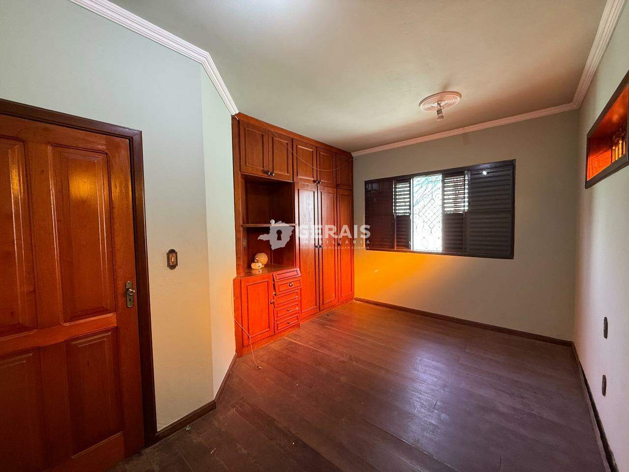 Casa para aluguel no SÃO SEBASTIÃO: 04- QUARTO 01