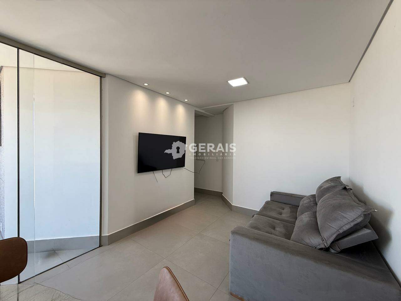 Apartamento à venda no SANTA CLARA: 05- SALA