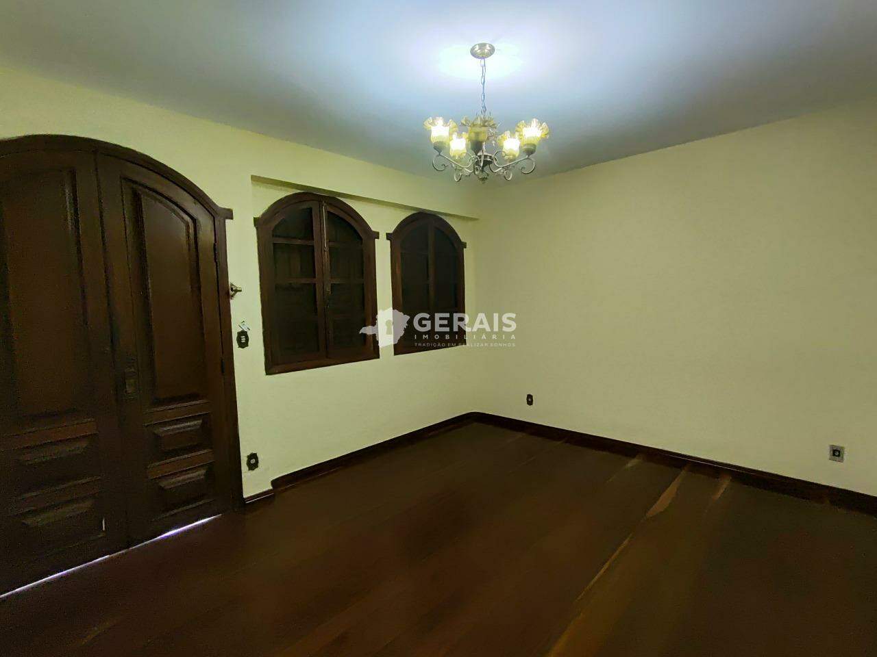 Casa para aluguel no CENTRO: 03- SALA